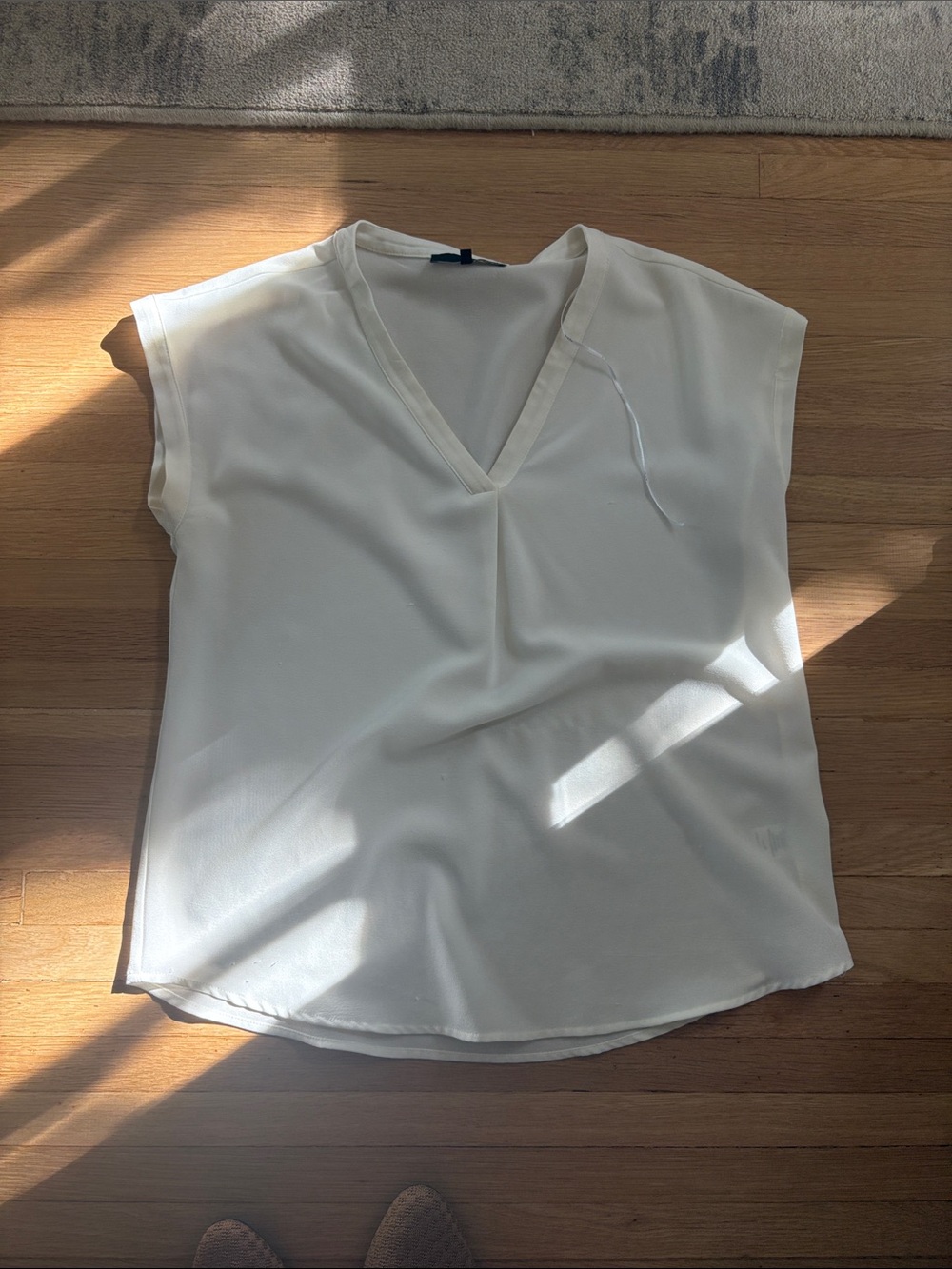 Ro & De Cream V-Neck Cap Sleeve Blouse